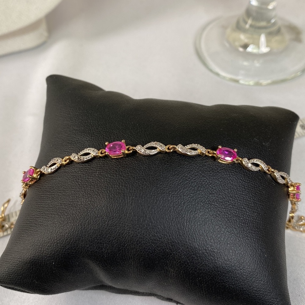 Pretty darker pink topaz stone bracelet with safety clasp 925